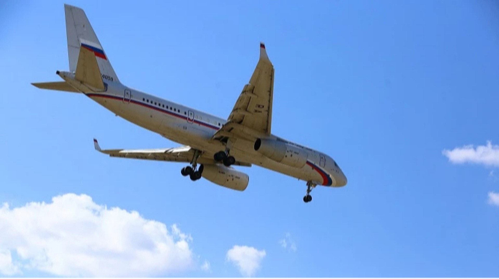 У авіакомпанії РФ зламалися всі "далекі" літаки: тисячі росіян застрягли за кордоном