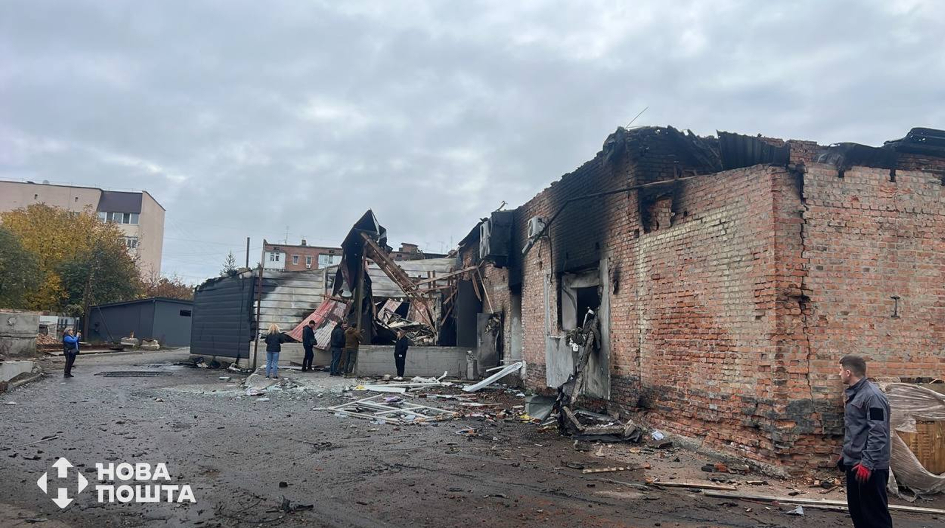 Росіяни вдарили по сортувальному депо "Нової пошти" на Чернігівщині: які наслідки