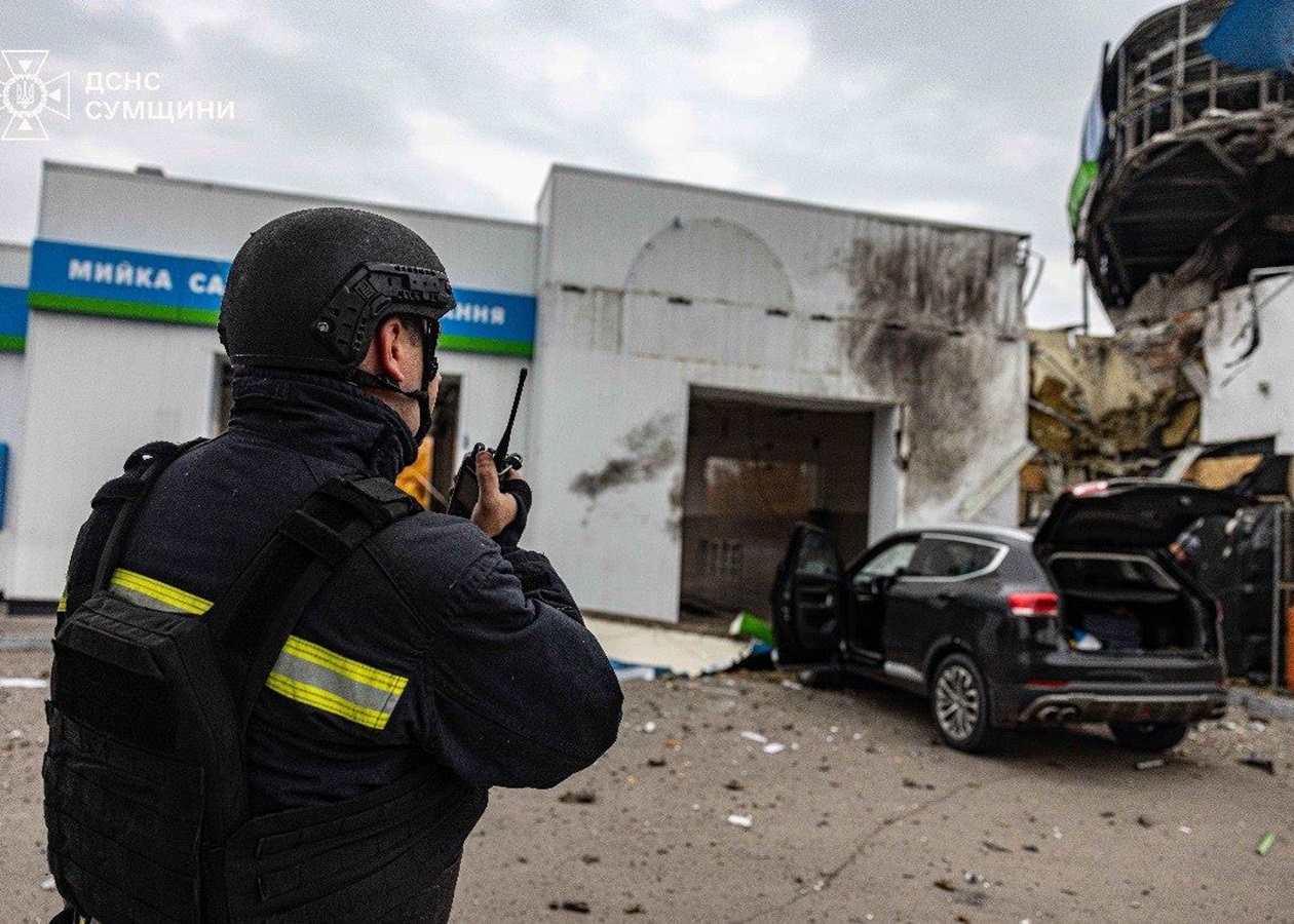 Росіяни атакували дроном АЗС у Сумах, є поранені