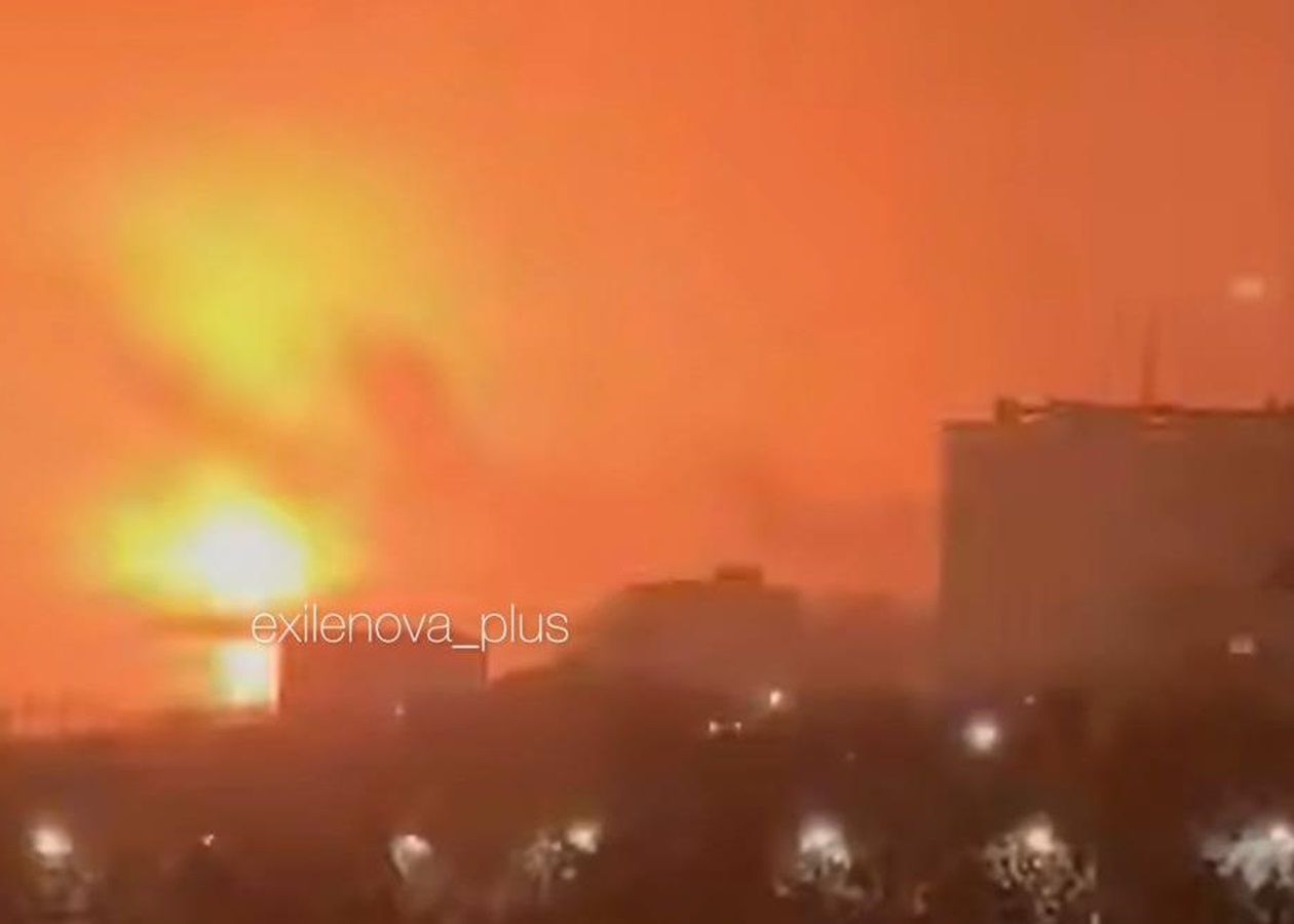 СюжетНосить лазерну зброю. Знищення літака в Таганрозі