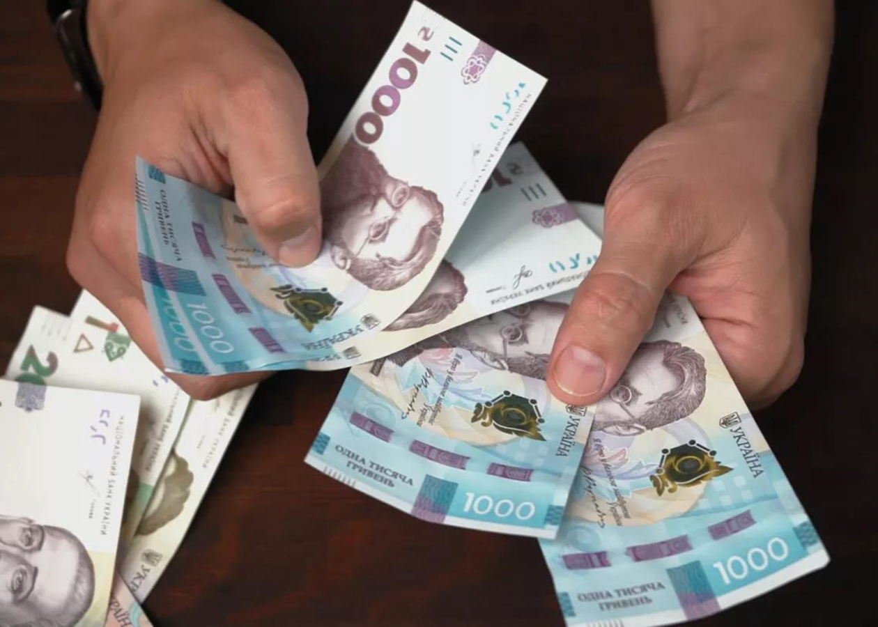 Бюджет 2026: які зарплати отримуватимуть військові, вчителі та лікарі