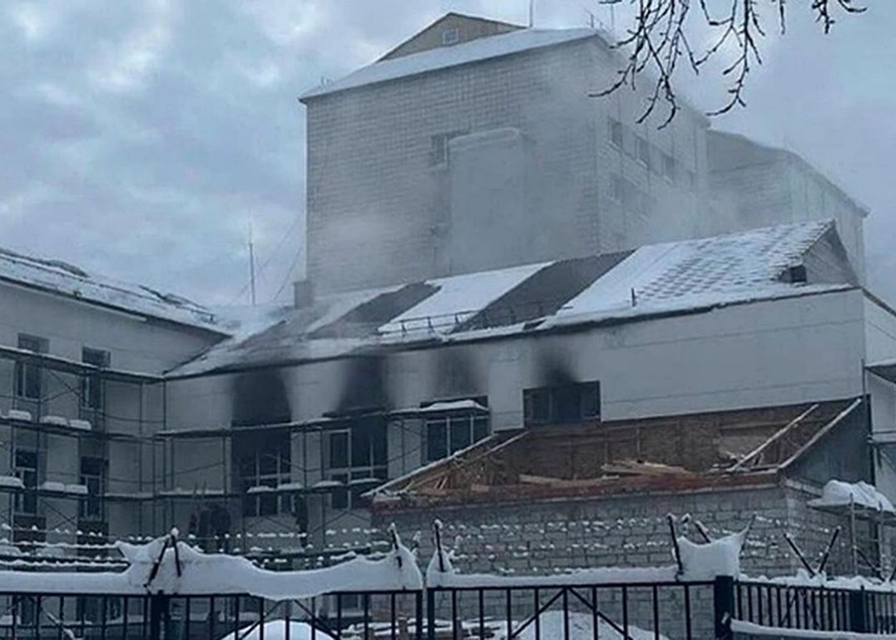 В російському Сиктивкарі стався вибух у будівлі МВС: є потерпілі