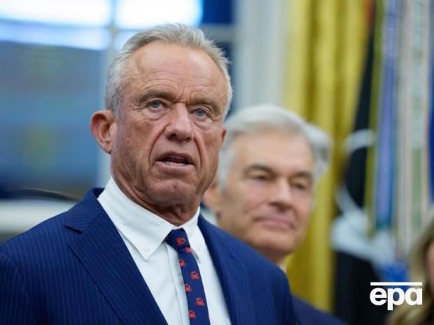 “Я не боюся мікробів, раніше я нюхав кокаїн із сидінь унітазів”: Міністр охорони здоров’я США зробив нову шокуючу заяву