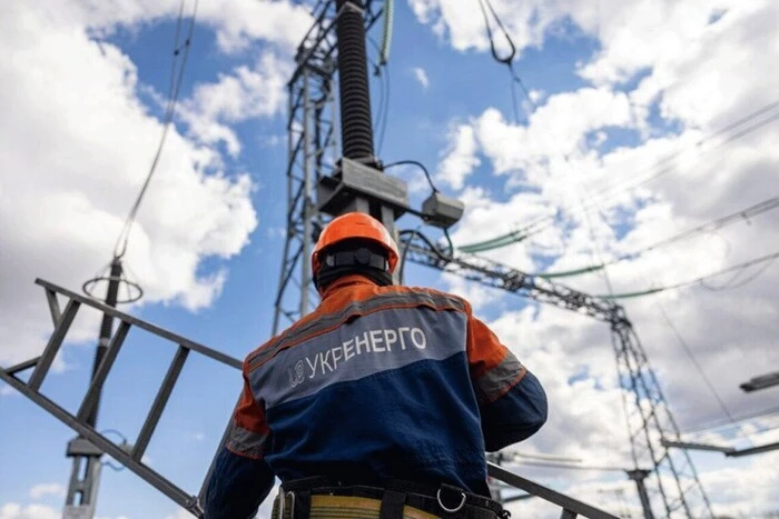 Надбавки для працівників ремонтних бригад. Уряд виділив понад 280 млн грн на виплати за лютий