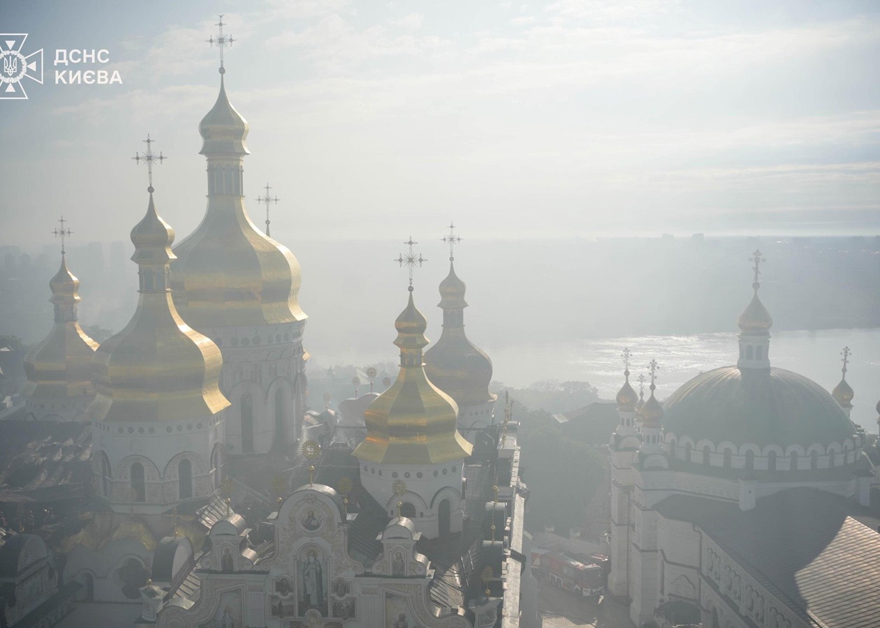 Зеленський відвідав лавру після атаки Росії