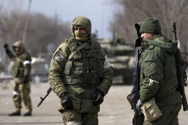Російські командири продають пальне - через дефіцит техніки окупанти штурми проводять пішки