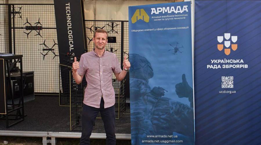 Василь Гончарук: від жіночого футболу до оборонки – той хто організував виставку в Капітанівці