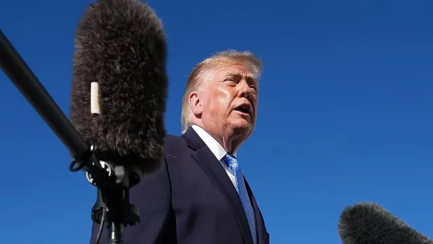 "Нас вважають дурнями": Трамп різко висловився про допомогу Україні та згадав Байдена